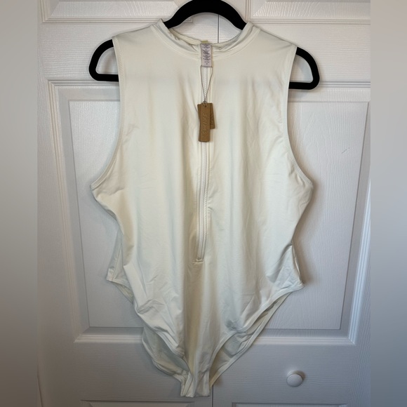 SKIMS Other - SKIMS Zip Front Sleeveless One-piece Swim sz.4X Marble
